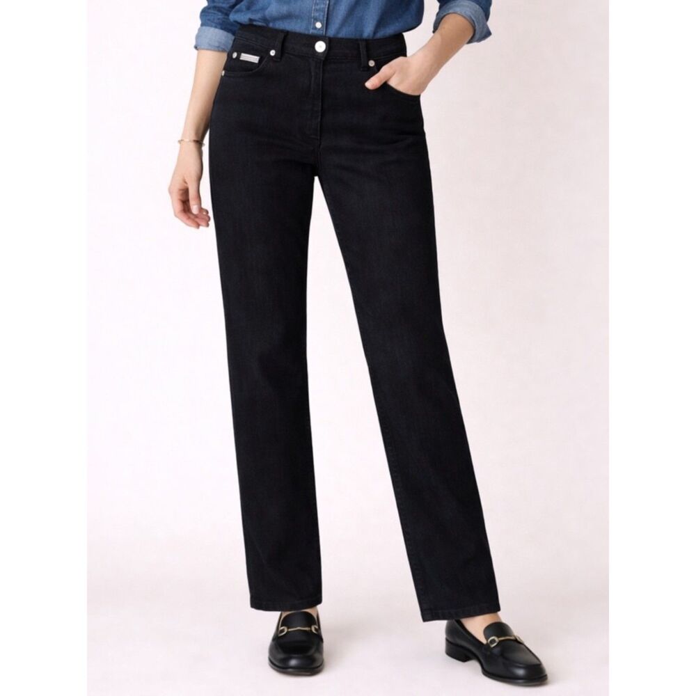 Vintage St. John Jeans Black Wash Slim Straight Leg High Rise Women’s Size 4
